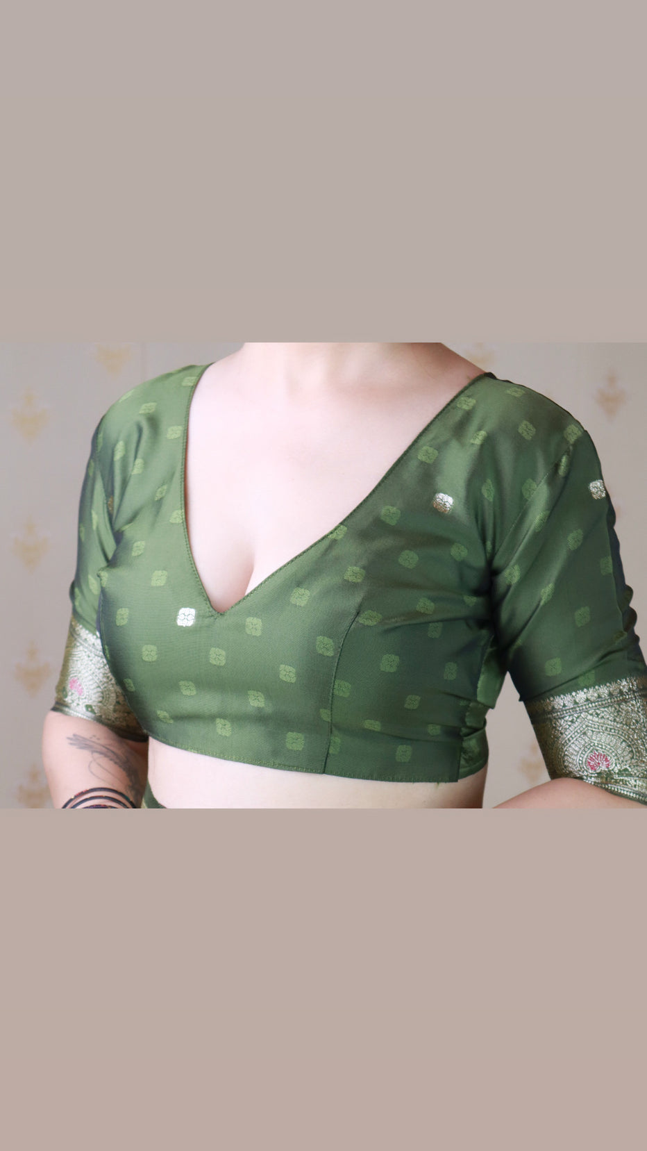Mehendi Green Soft Silk Banarasi Jaal Meenakari Zari Banarasi Saree
