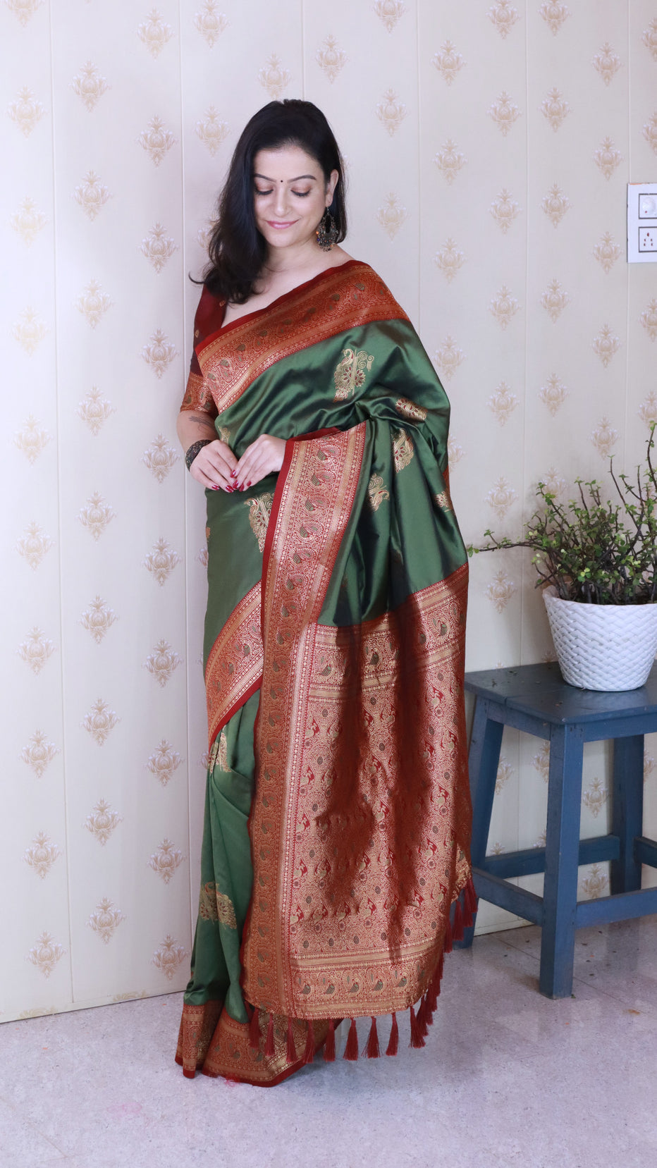 Mehendi Green Soft Silk Banarasi Peacock Zari Woven Saree Kanjivaram Saree Anant Tex Exports Pvt.Ltd..