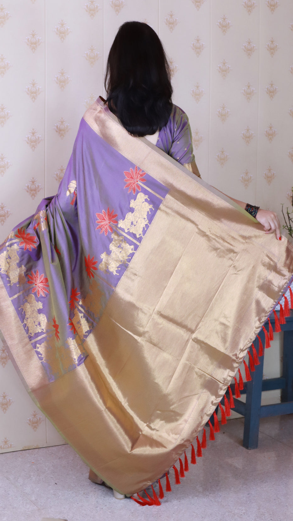 Lavender Soft Silk with Kamdhenu Weaves Zari Woven Saree