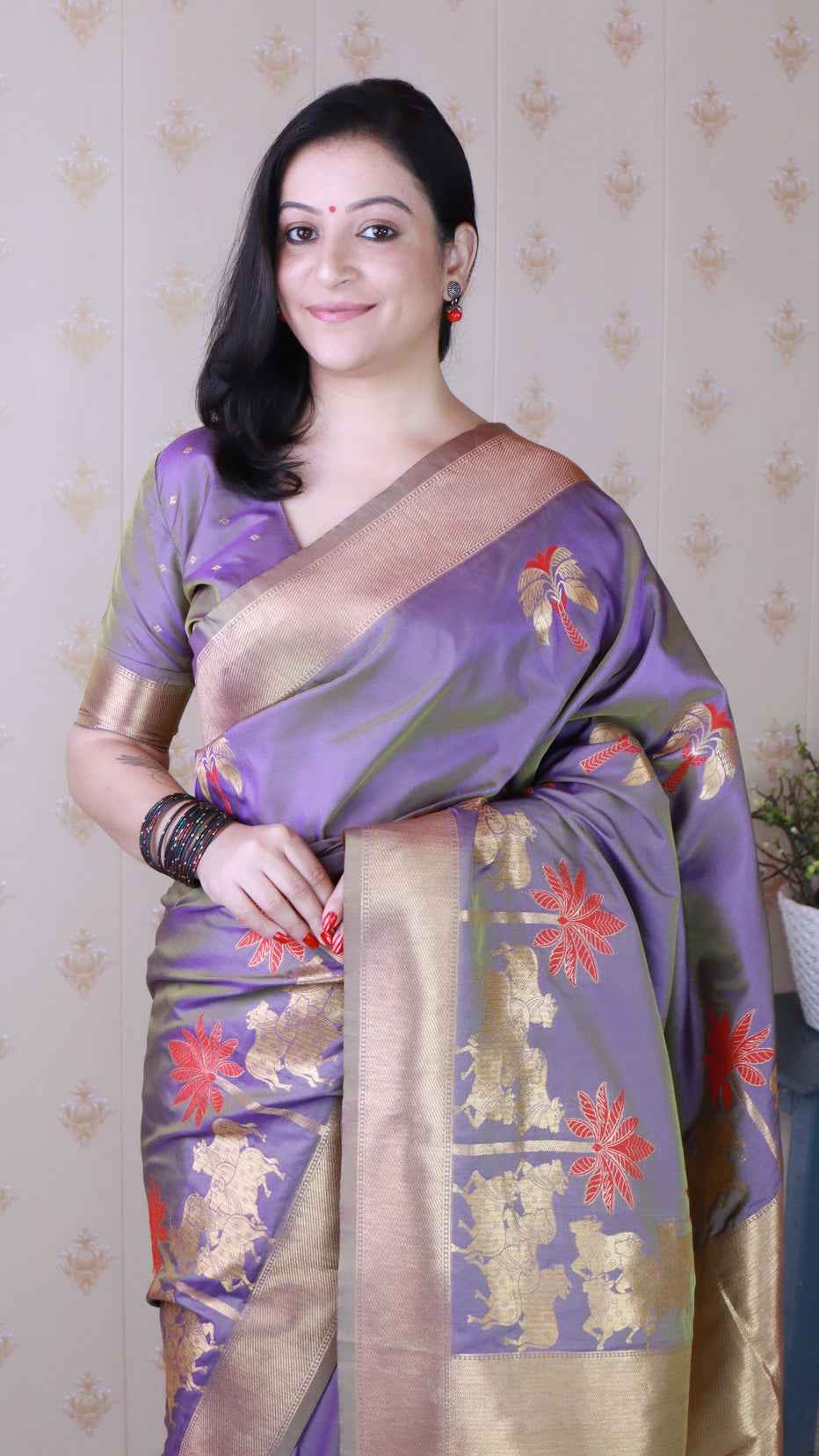 Lavender Soft Silk with Kamdhenu Weaves Zari Woven Saree