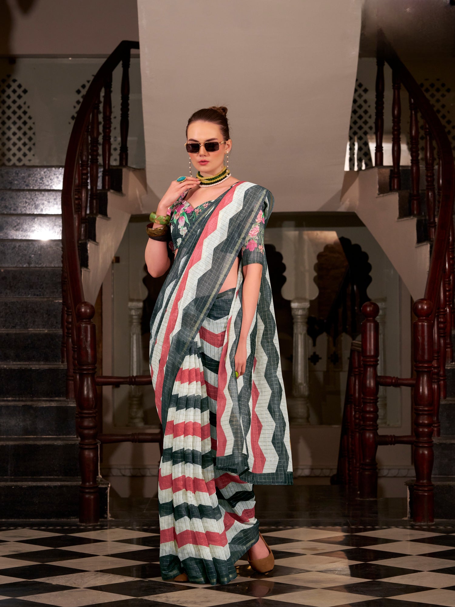 Classic Off-White &amp; Grey Wavy Print Linen Cotton Saree