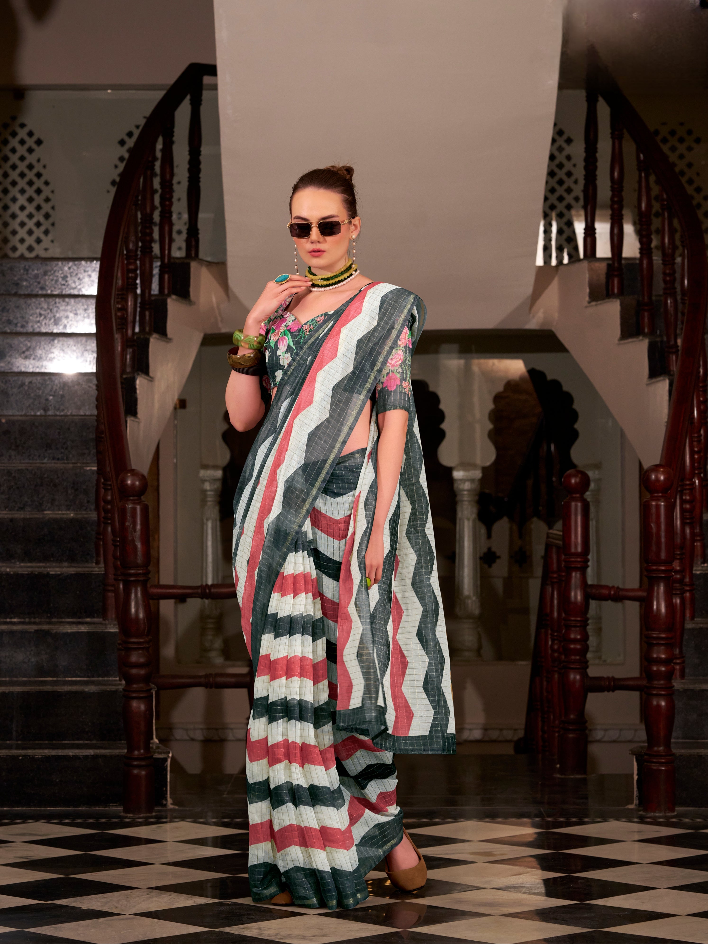 Classic Off-White &amp; Grey Wavy Print Linen Cotton Saree