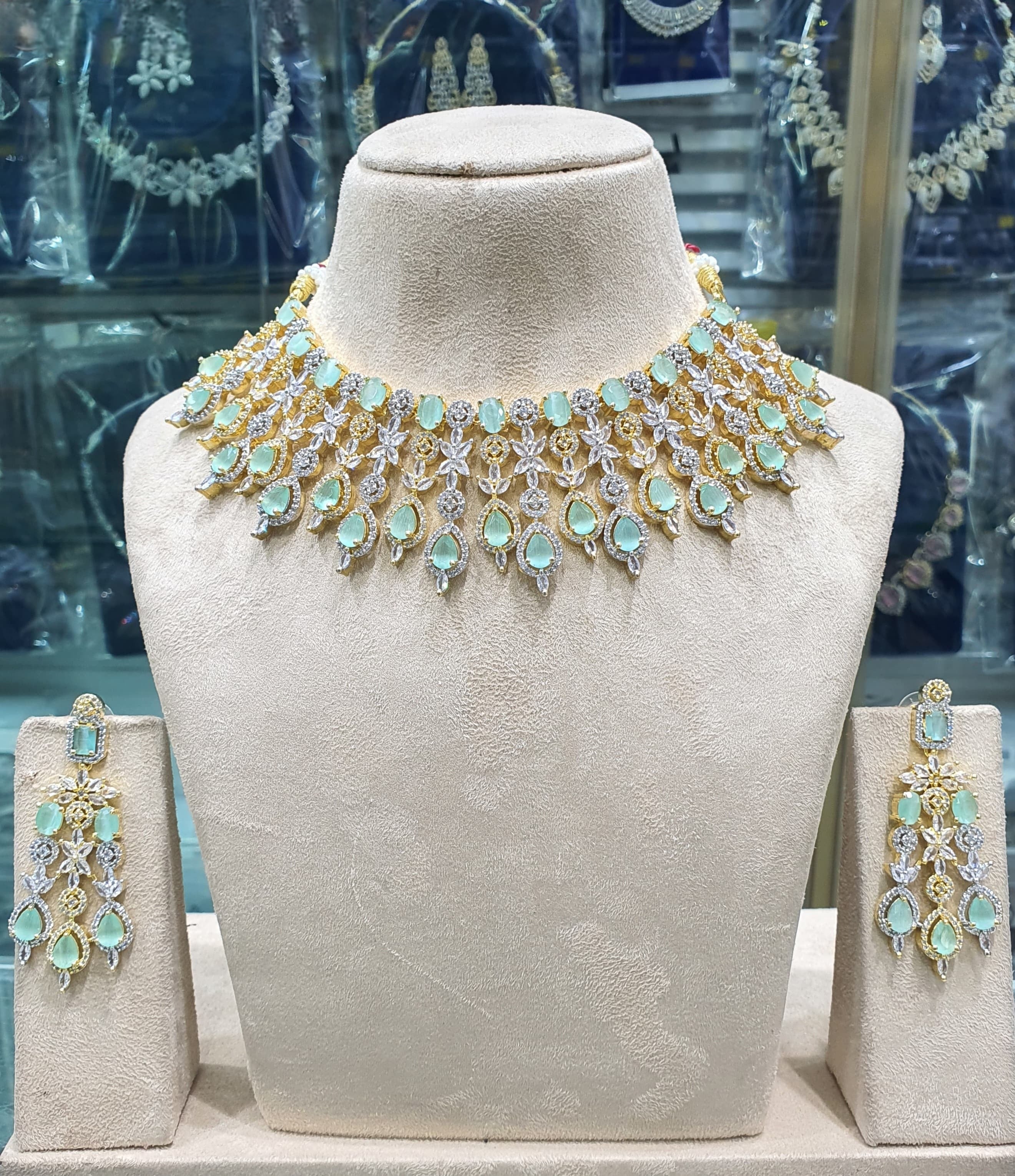 Light blue necklace for receptions