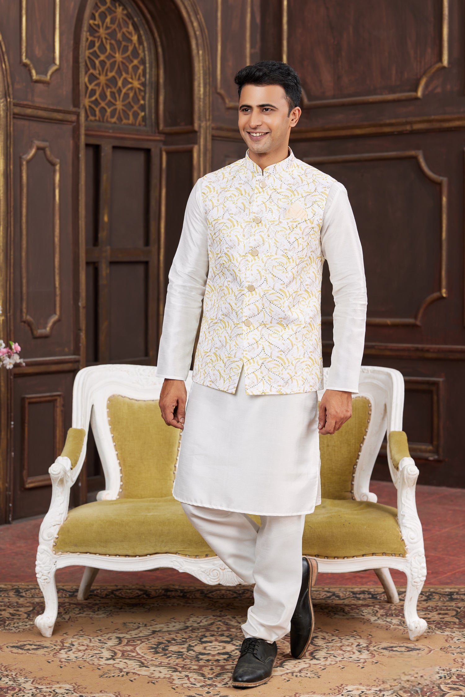 Off-White Kurta Pajama with Jacket for Men Royal Wedding Outfit White / M-38 Off-White Kurta Pajama with Jacket for Men Royal Wedding Outfit White / M-38