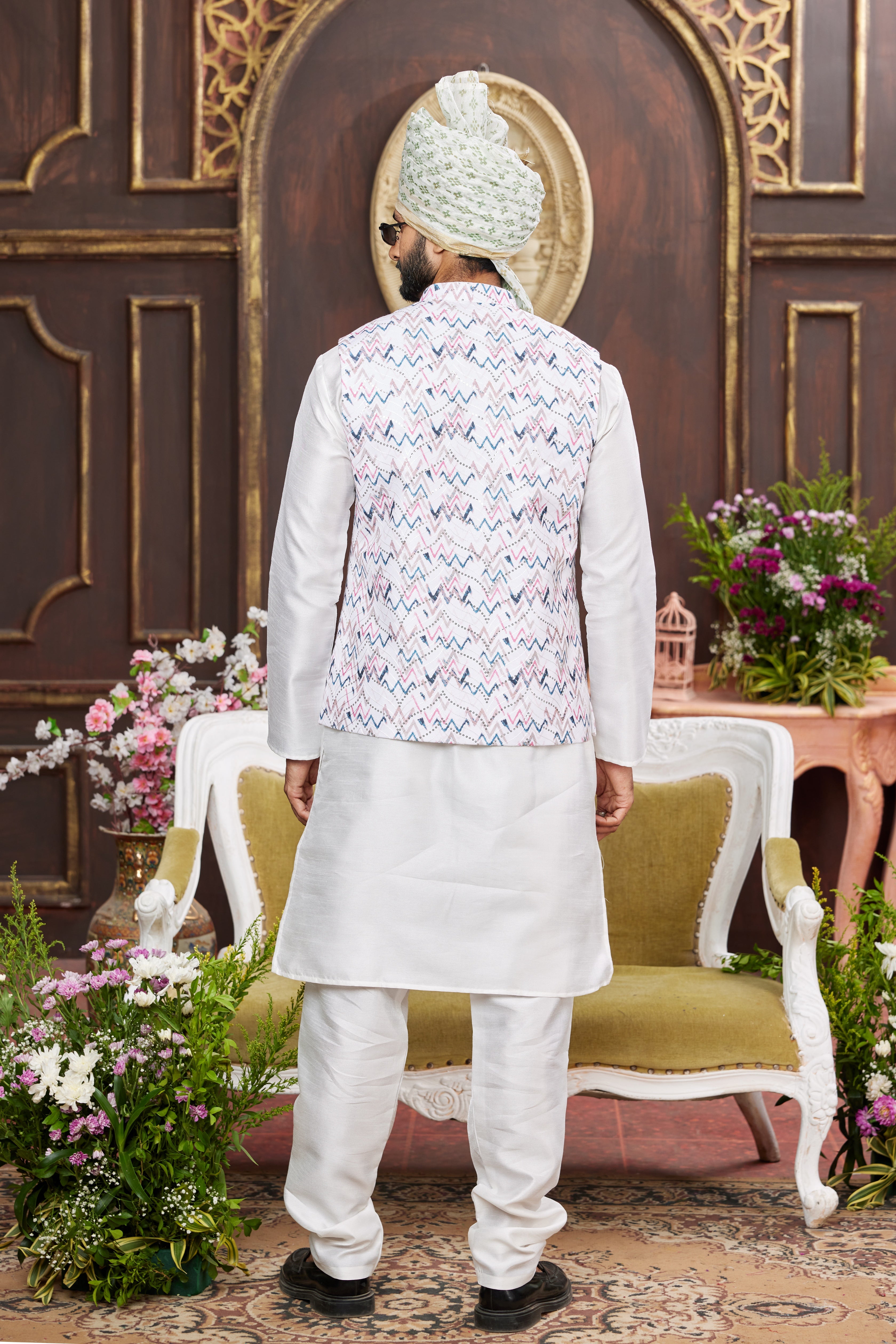 Elegant wedding kurta pajama for grooms