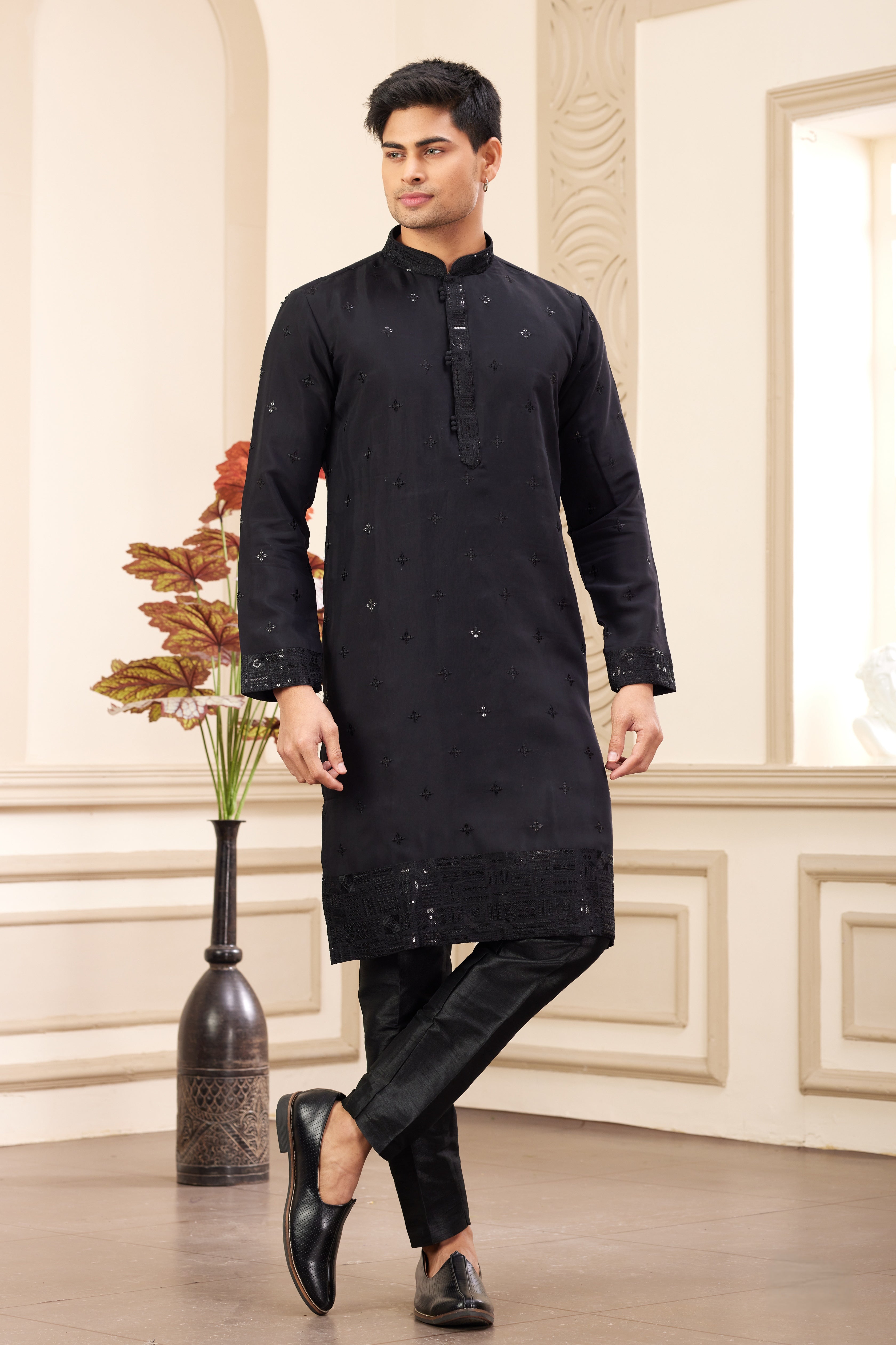Black embroidered kurta set for men