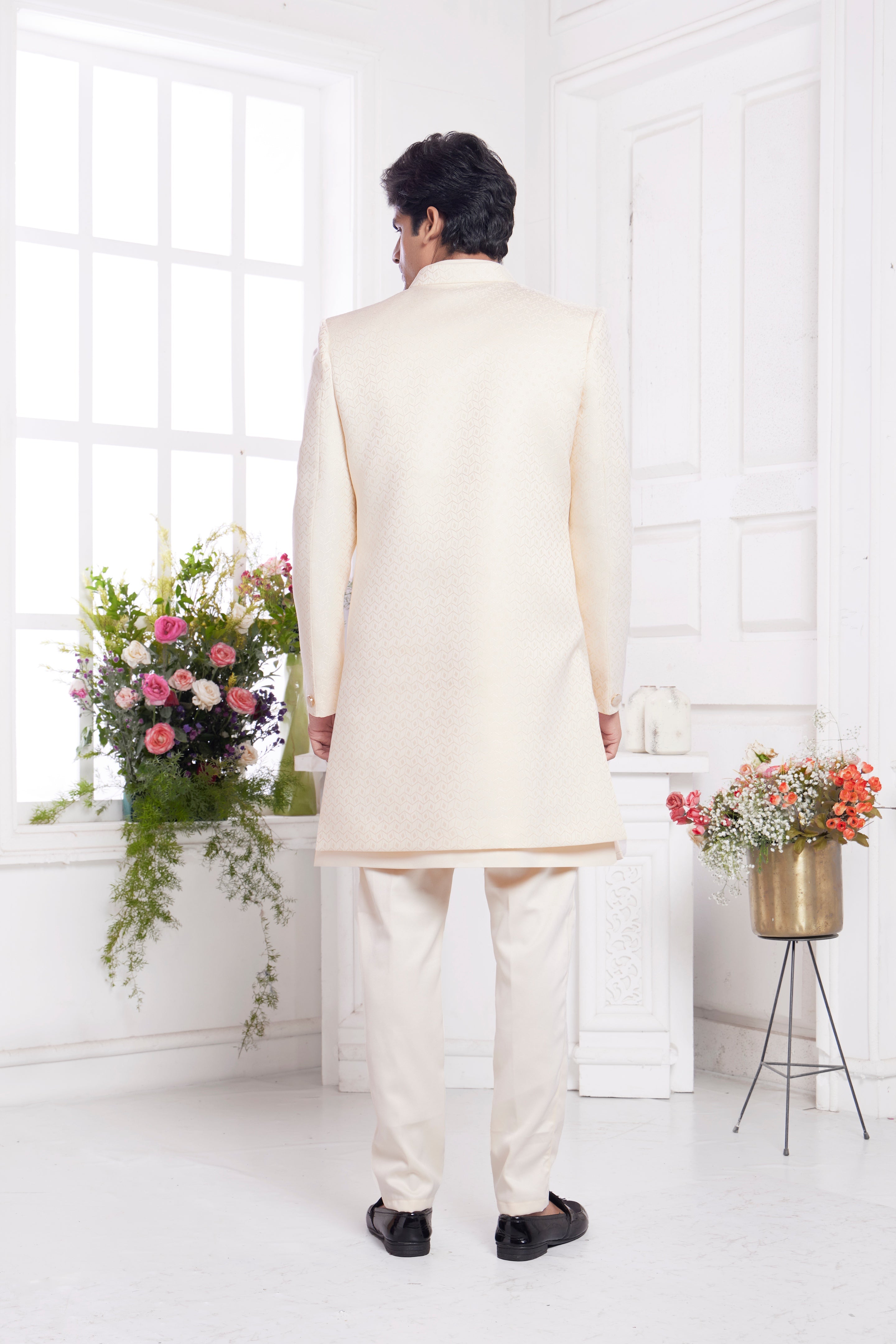 Elegant day event ethnic outfit