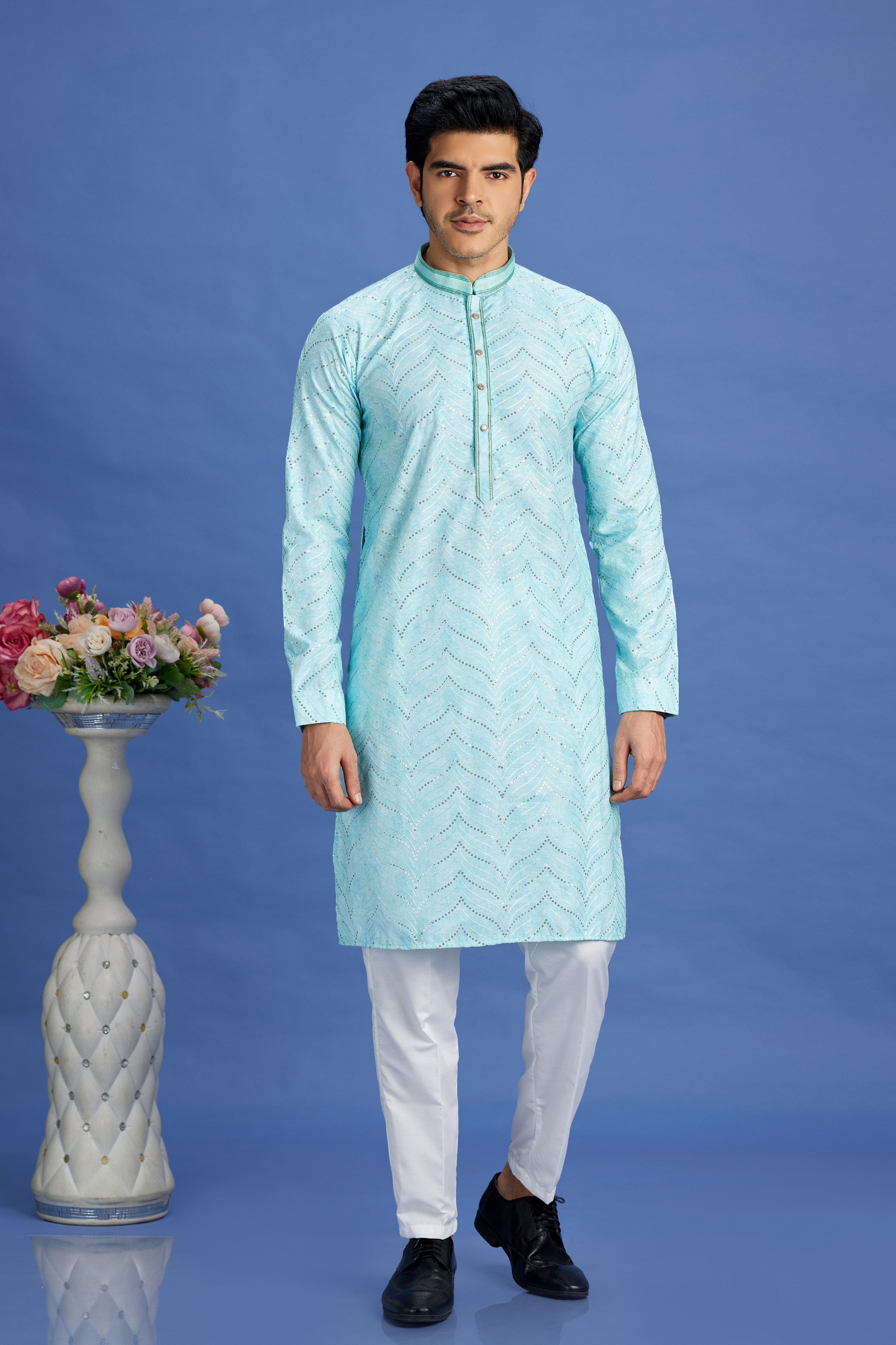 Embroidered cotton kurta in green

