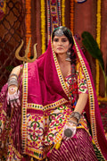 Jacquard dupatta with embroidered lace border

