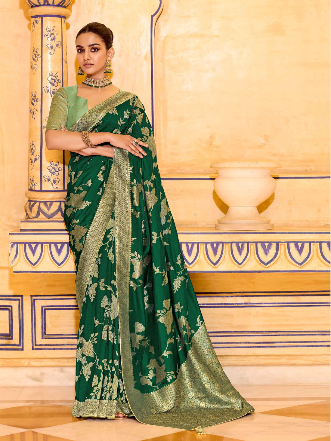 Dark Green Crepe Silk Zari Weaving Traditional Saree with Blouse