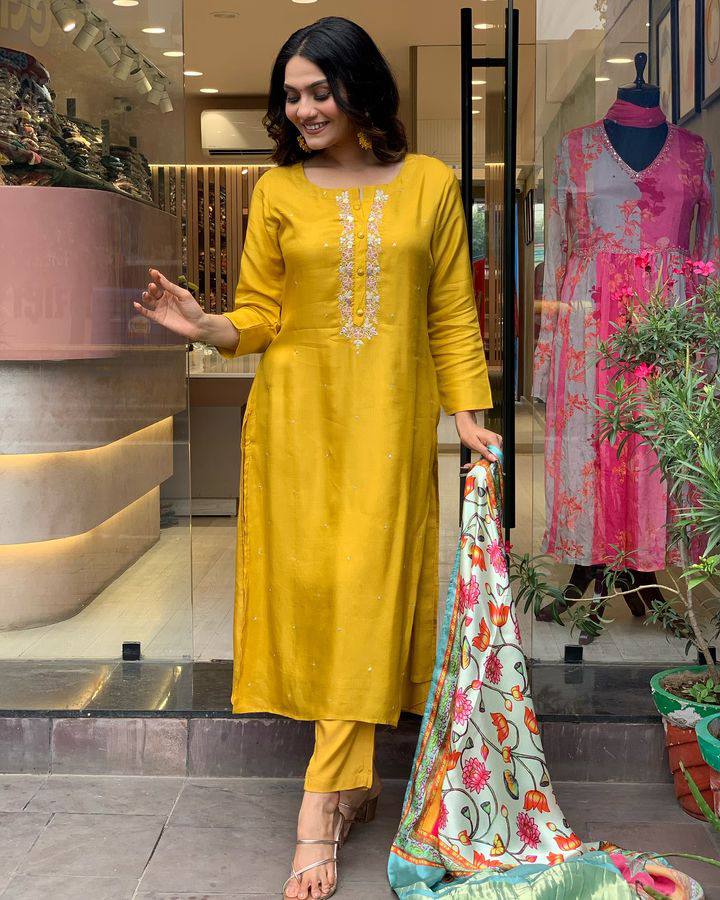 Yellow Viscose Kurti Set with Digital Printed Lagdi Satin Dupatta