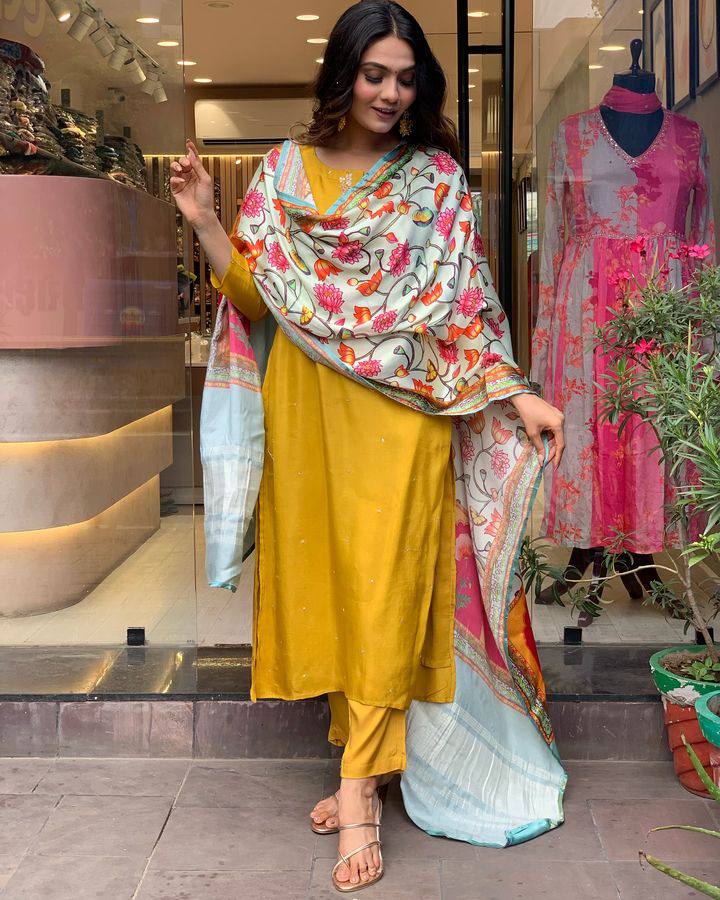 Yellow Viscose Kurti Set with Digital Printed Lagdi Satin Dupatta