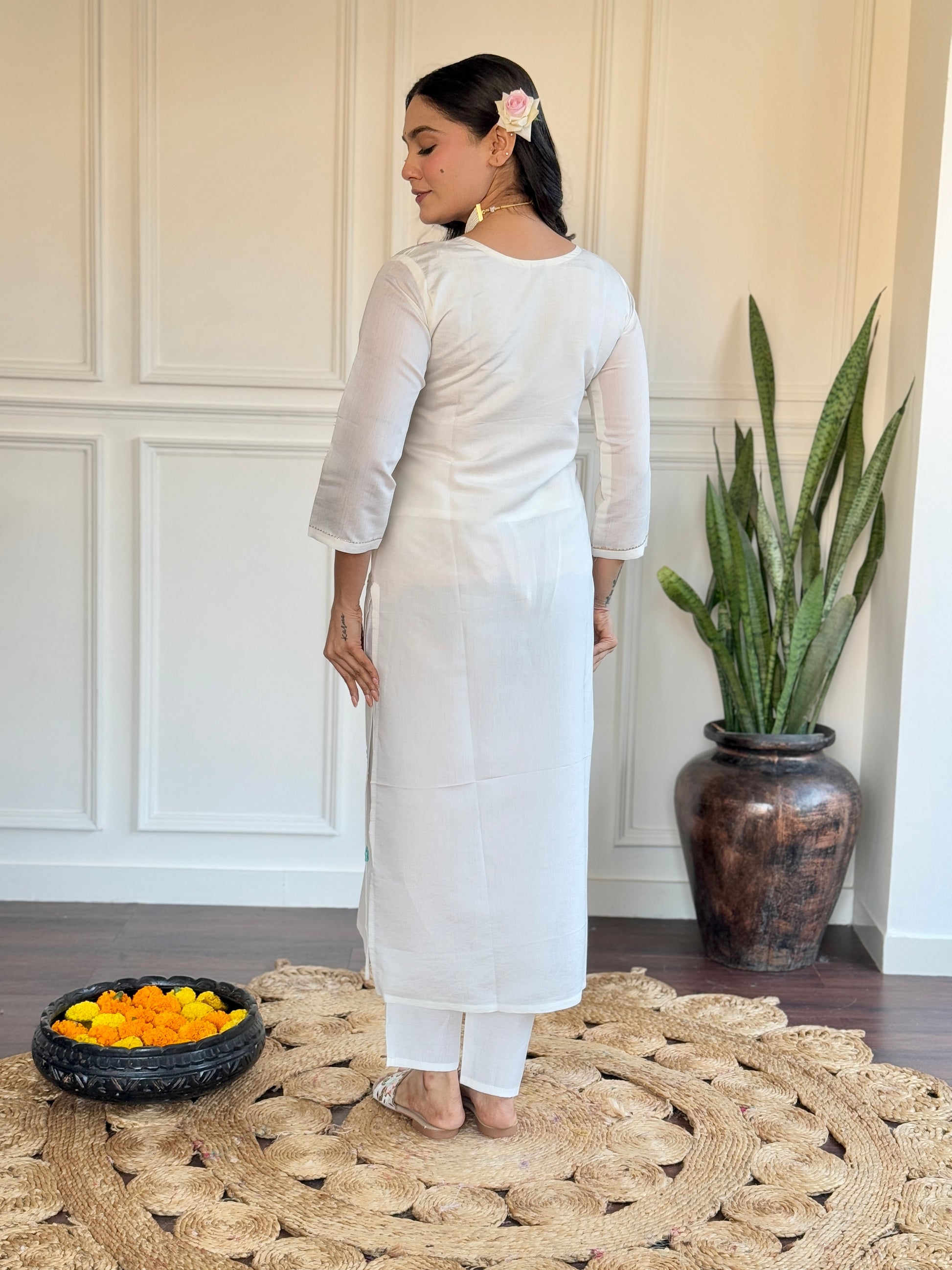 White & Blue Chanderi Kurti Set with Floral Print Silk Dupatta