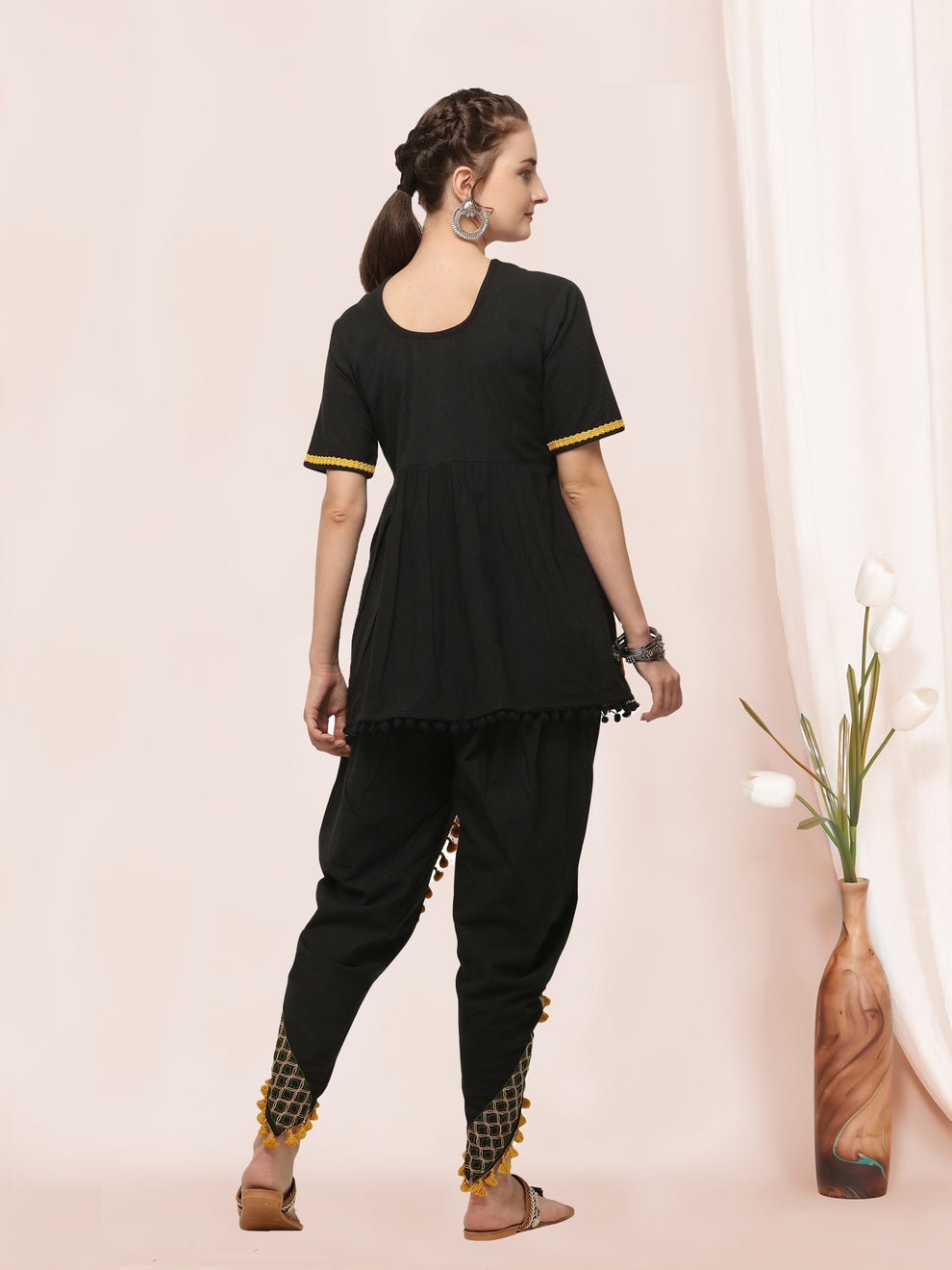 Navratri Garba Garba Special Kedia and Tulip Pants for Women&