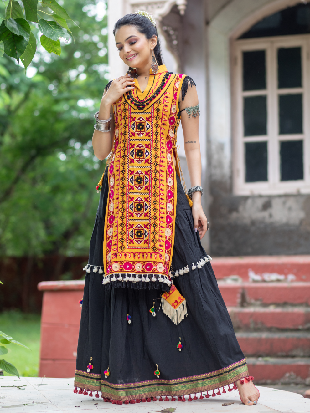 Navratri Garba Garba Special Kedia and Tulip Pants for Women&