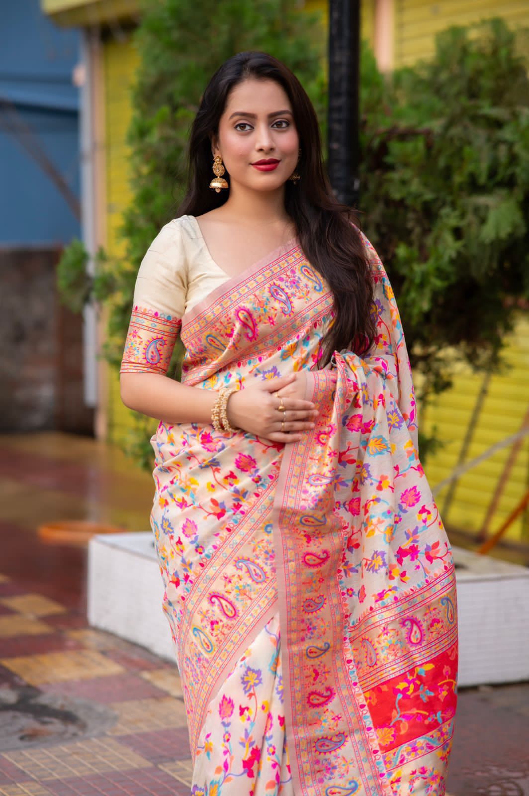 Cream Pure Soft Pashmina Kachi Work Saree Pashmina Saree Anant Tex Exports Pvt.Ltd..