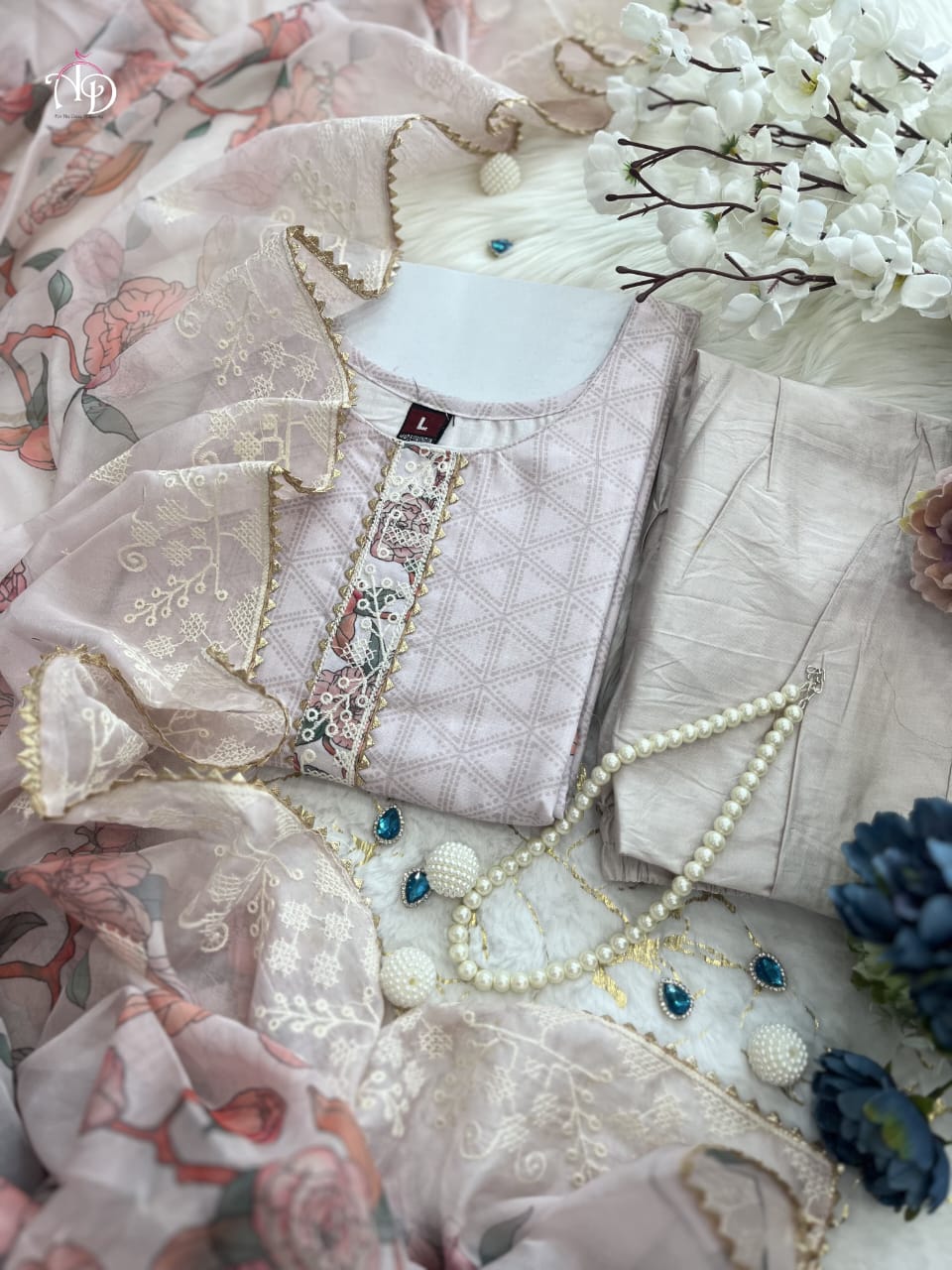 Lilan Salwar Suite