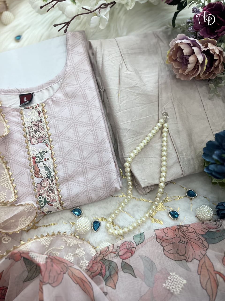 Lilan Salwar Suite
