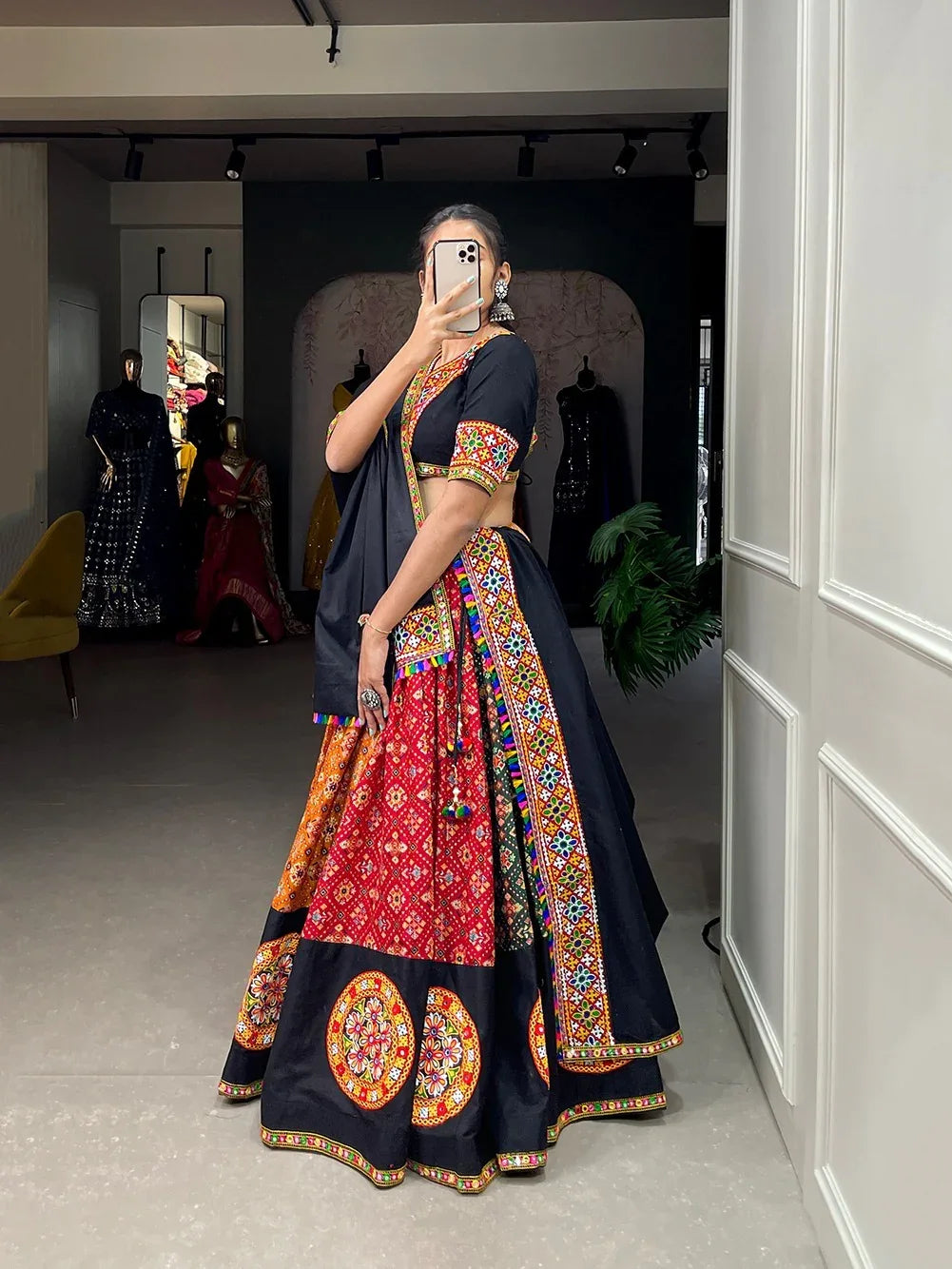 Navratri Fancy Wear Chaniya Choli D.No. 1656 - Anant Exports