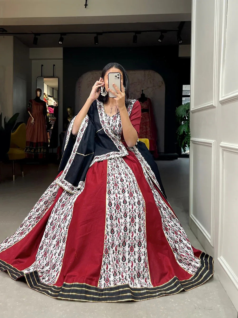Navratri Wear Lehenga Choli D.No 1663 - Anant Exports