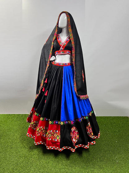 NAVRATRI WEAR CHANIYA CHOLI D.NO. 7043 - Anant Exports