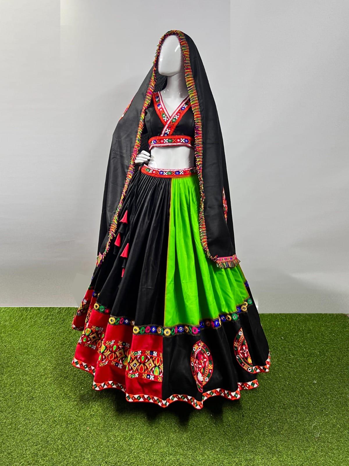NAVRATRI WEAR CHANIYA CHOLI D.NO. 7043 - Anant Exports
