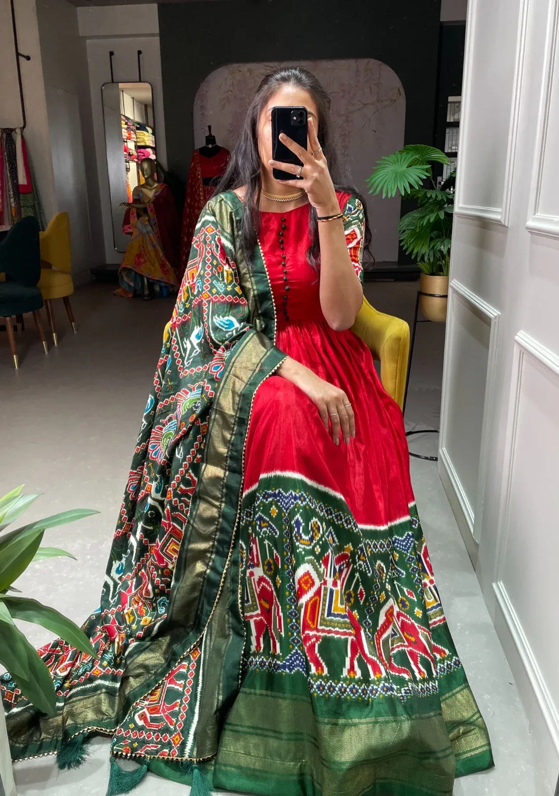 Traditional Wear Gown D.No. 5023 - Anant Exports