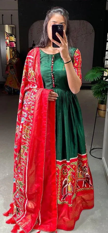 Traditional Wear Gown D.No. 5023 - Anant Exports