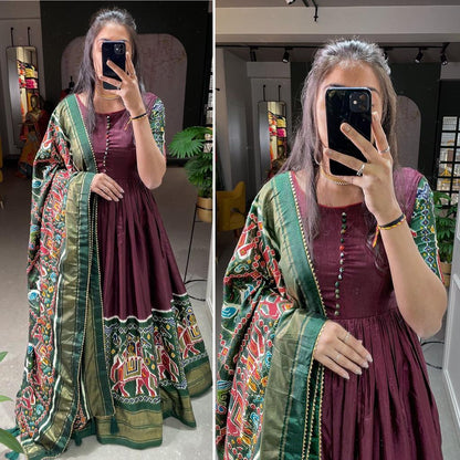 Traditional Wear Gown D.No. 5023 - Anant Exports