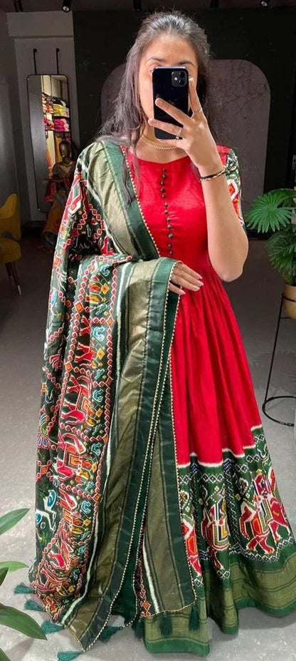 Traditional Wear Gown D.No. 5023 - Anant Exports