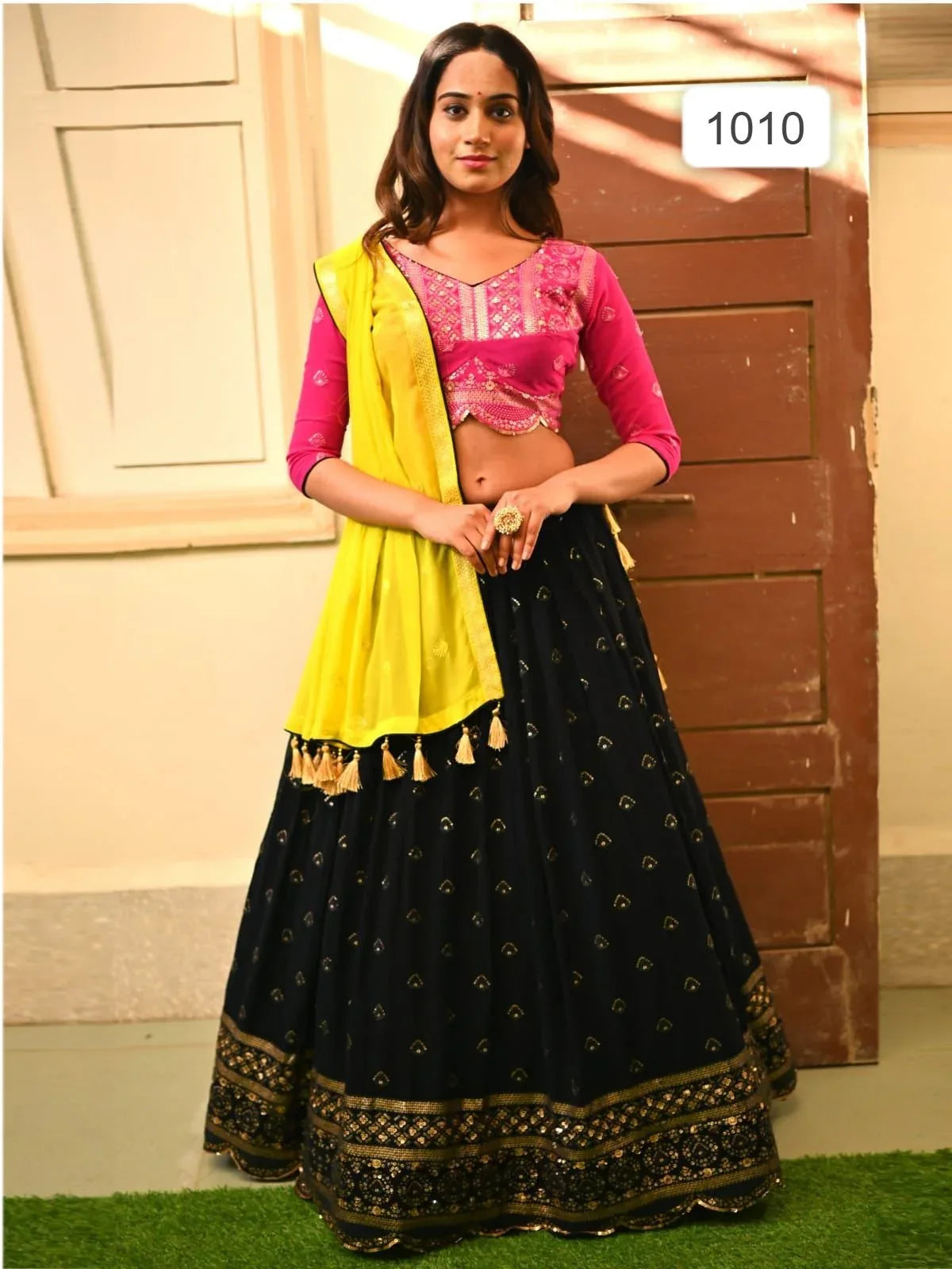 Designer Wear Lehenga Choli D.No. 1010 - Anant Exports