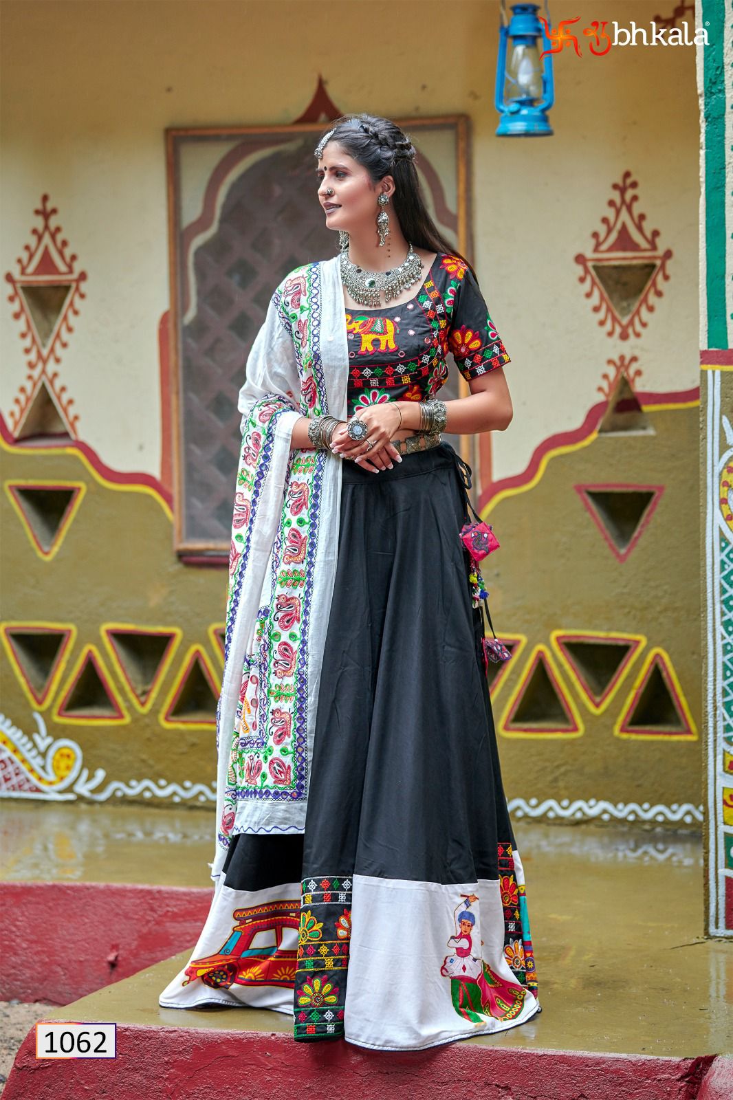 FESTIVAL WEAR NAVRATRI CHANIYA CHOLI D.NO. 1062