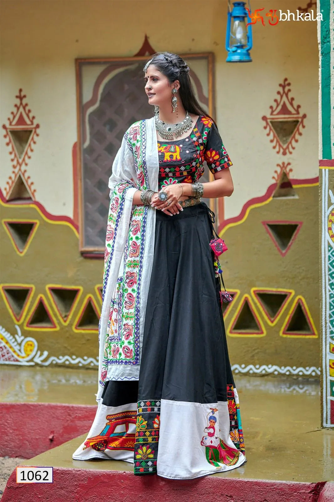 FESTIVAL WEAR NAVRATRI CHANIYA CHOLI D.NO. 1062 - Anant Exports