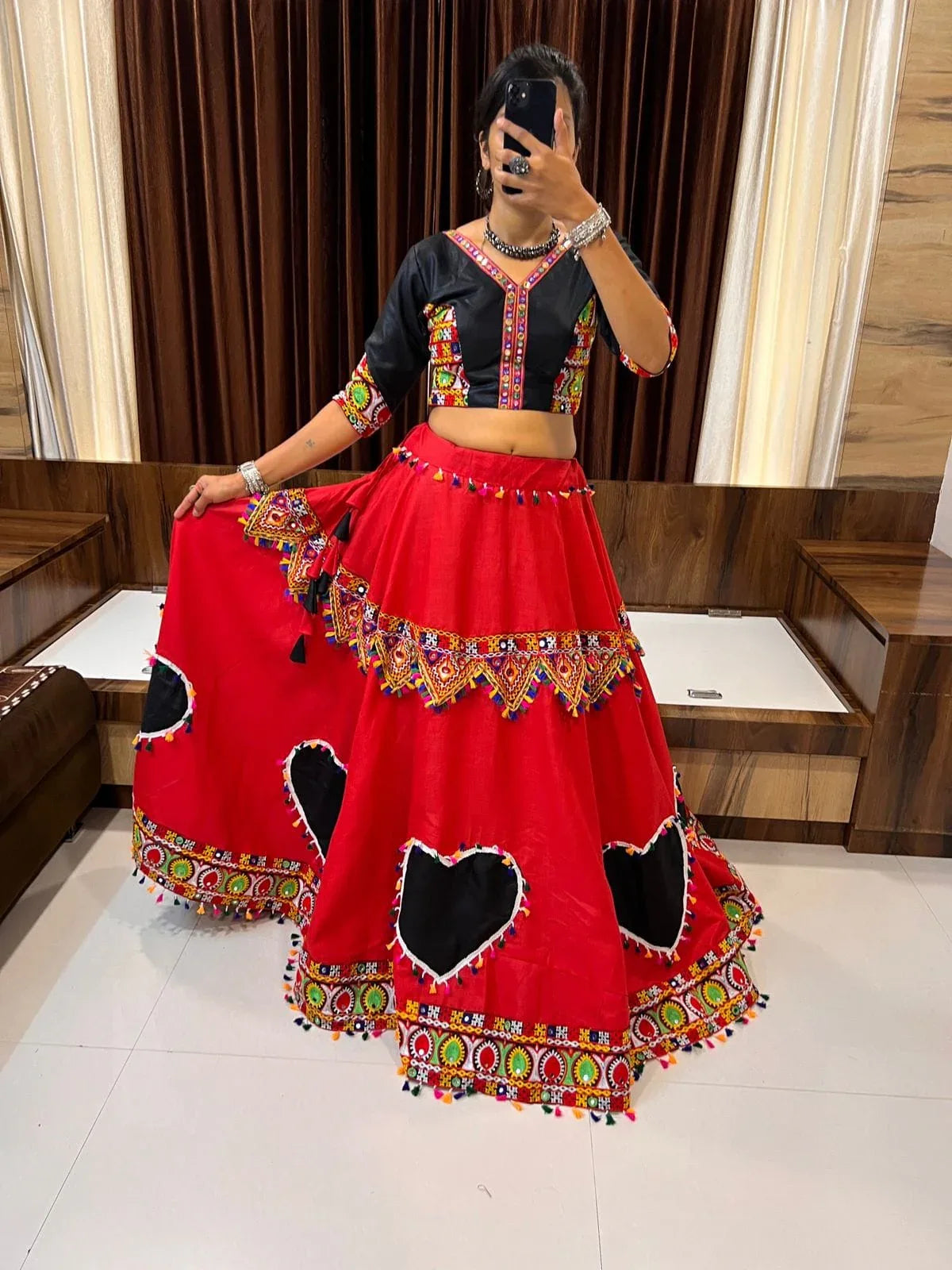 RAJWADI VOL -8 NAVRATRI SPECIAL TRADITIONAL CHANIYA CHOLI D.NO. 7054 - Anant Exports