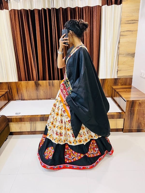 NAVRATRI WEAR CHANIYA CHOLI D.NO. 7038