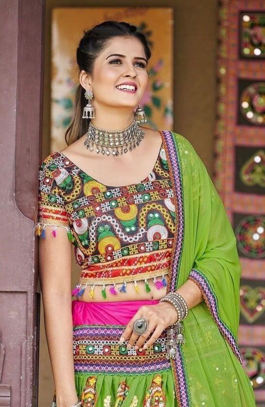 Dholida Vol-1 Designer Party Wear Navratri Chaniya Choli D.No. 1002 - Anant Exports