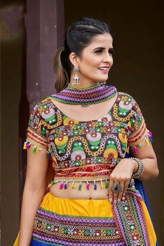 Dholida Vol-1 Designer Party Wear Navratri Chaniya Choli D.No. 1004 - Anant Exports