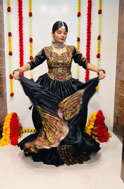 NAVRATRI WEAR CHANIYA CHOLI D.NO. 7058 - Anant Exports