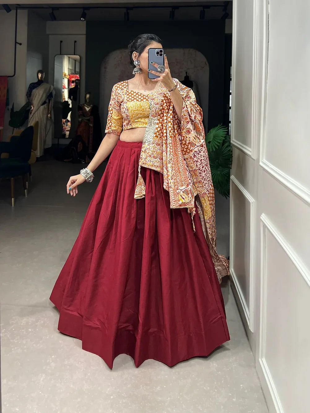 Navratri Wear Lehenga Choli D.No. 1636 - Anant Exports