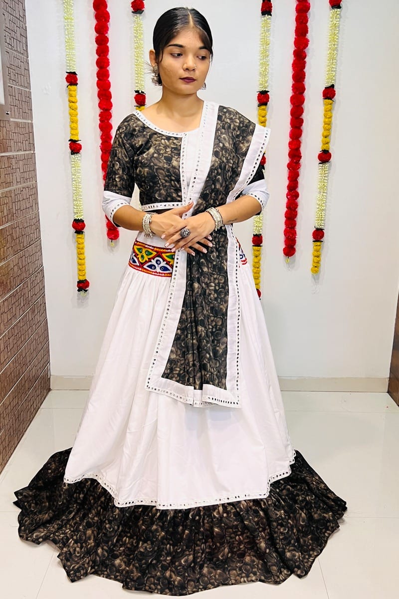 NAVRATRI WEAR CHANIYA CHOLI D.NO. 7061