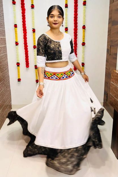 NAVRATRI WEAR CHANIYA CHOLI D.NO. 7061 - Anant Exports