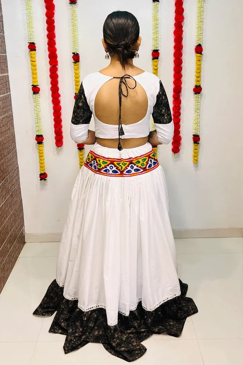 NAVRATRI WEAR CHANIYA CHOLI D.NO. 7061 - Anant Exports