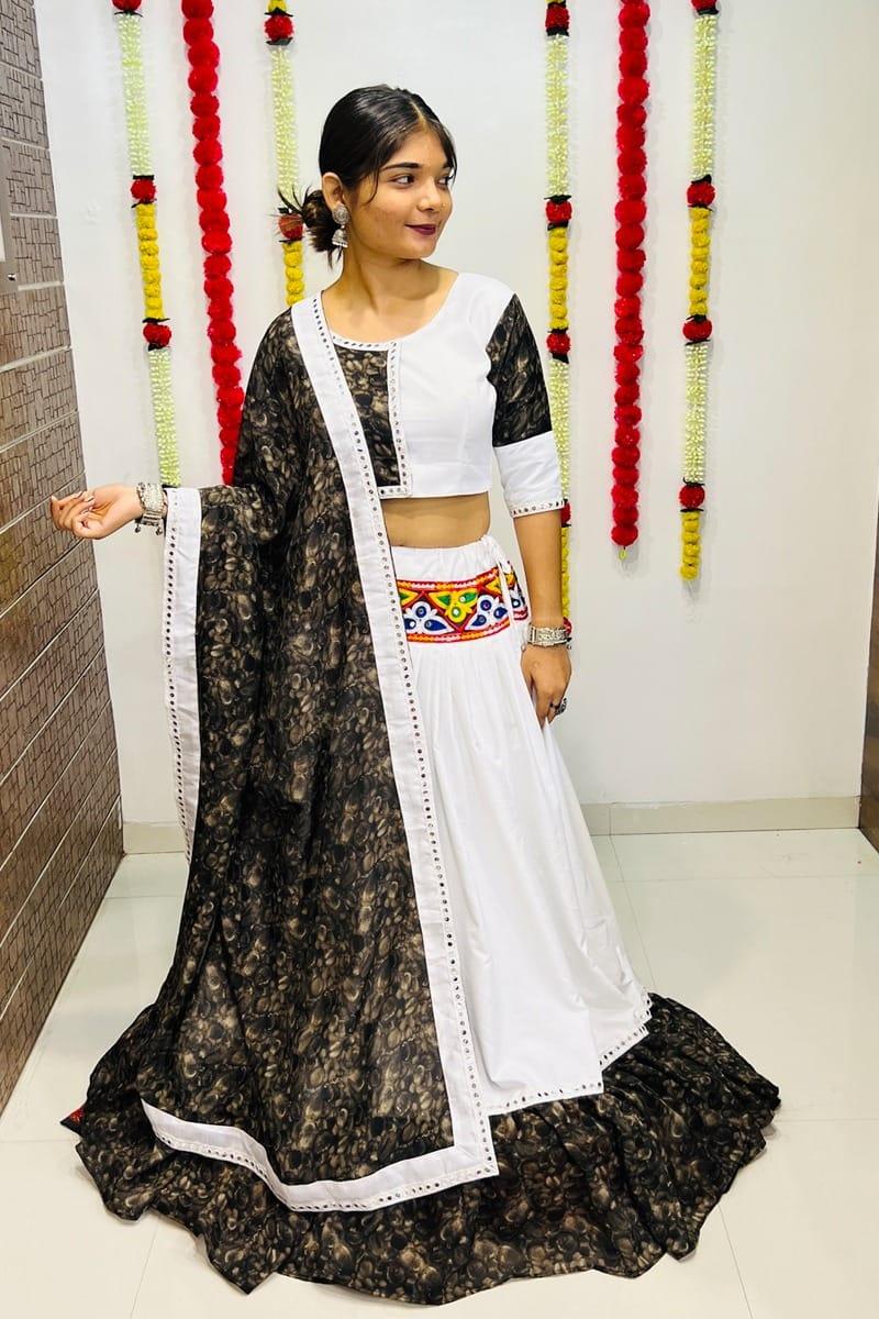 NAVRATRI WEAR CHANIYA CHOLI D.NO. 7061 - Anant Exports