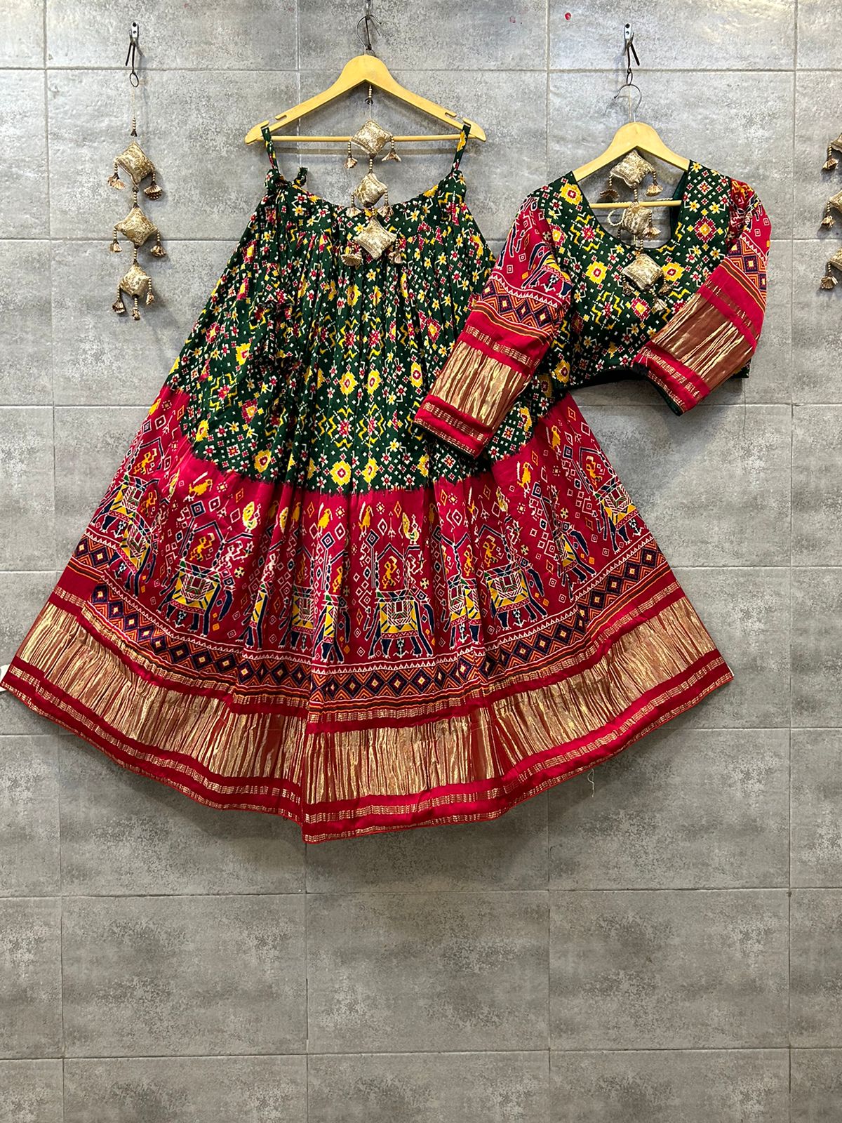 Pure Gaji Lagdi Pallu Chaniya Choli