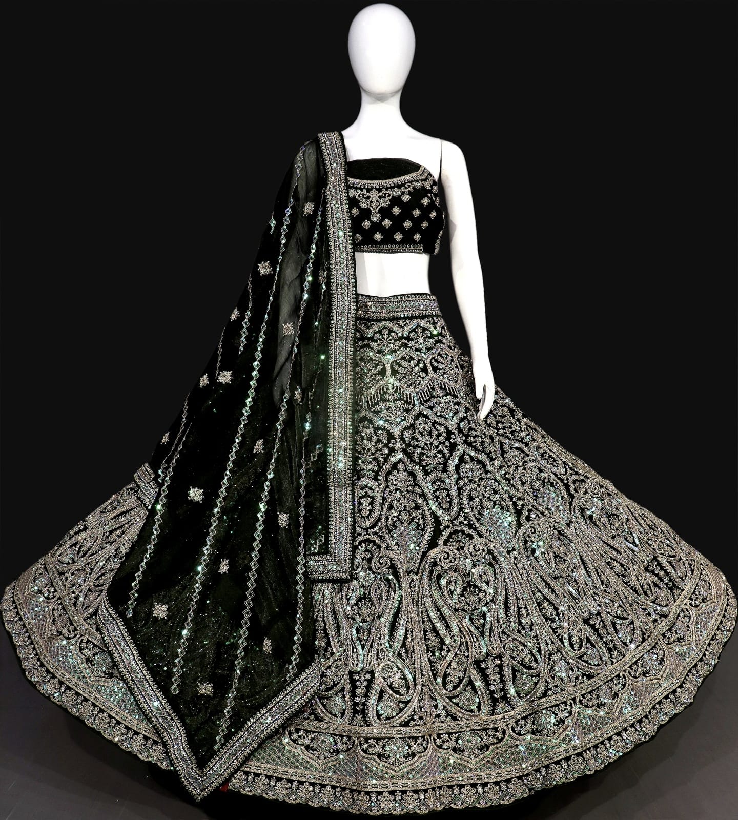 Beautiful Designer Wedding Wear Bridal Lehenga