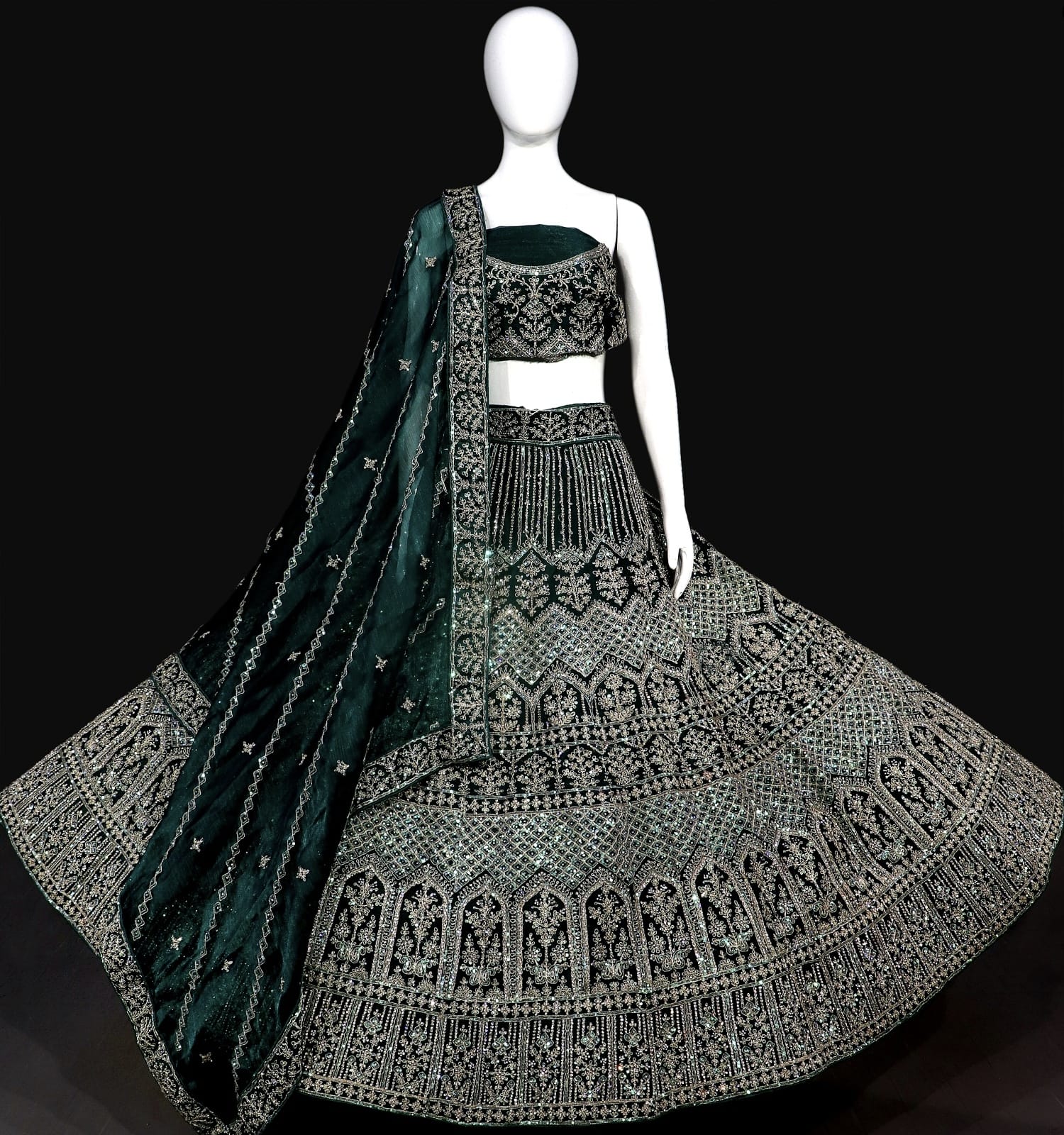 Beautiful Designer Wedding Wear Bridal Lehenga
