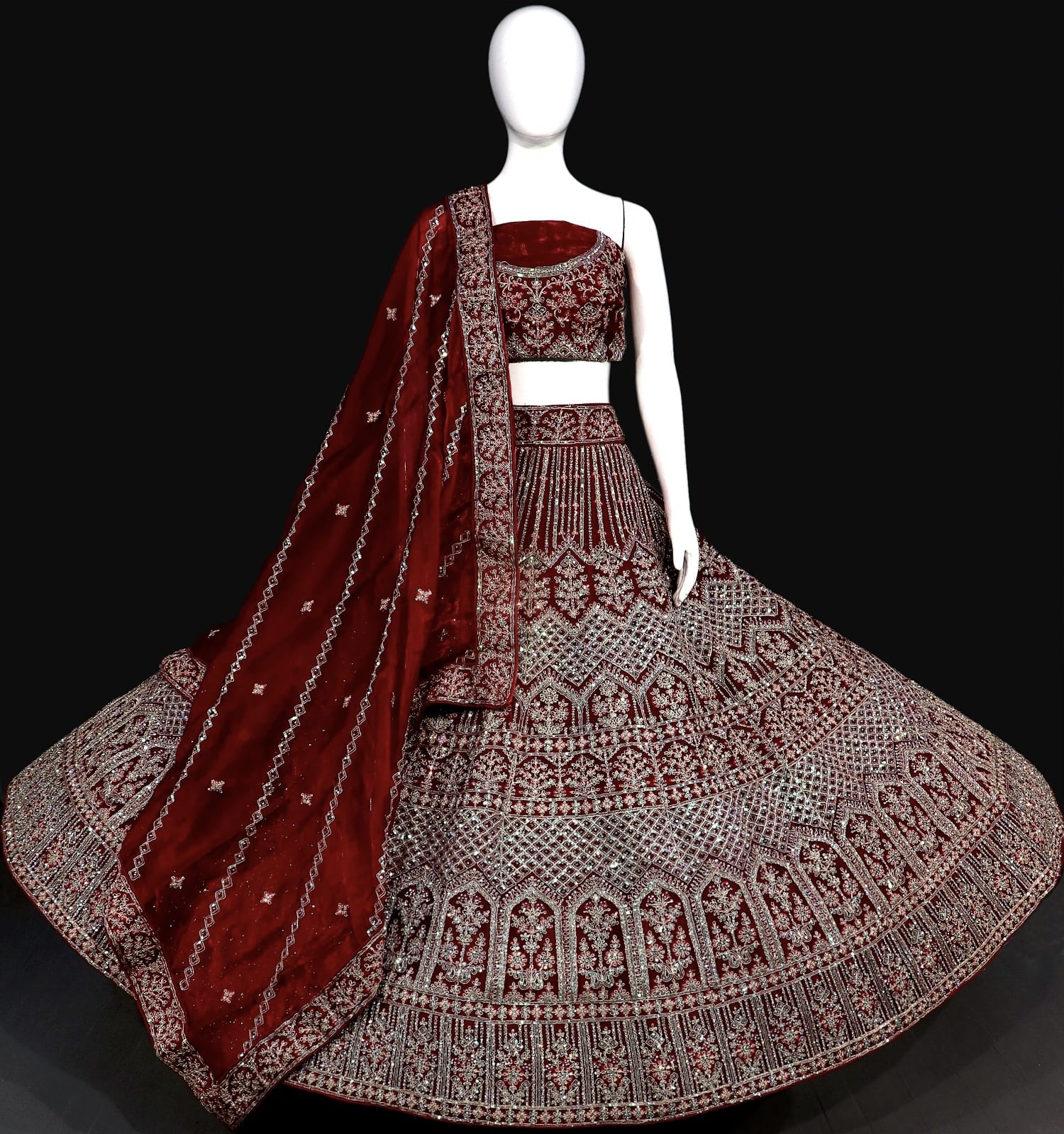 Beautiful Designer Wedding Wear Bridal Lehenga