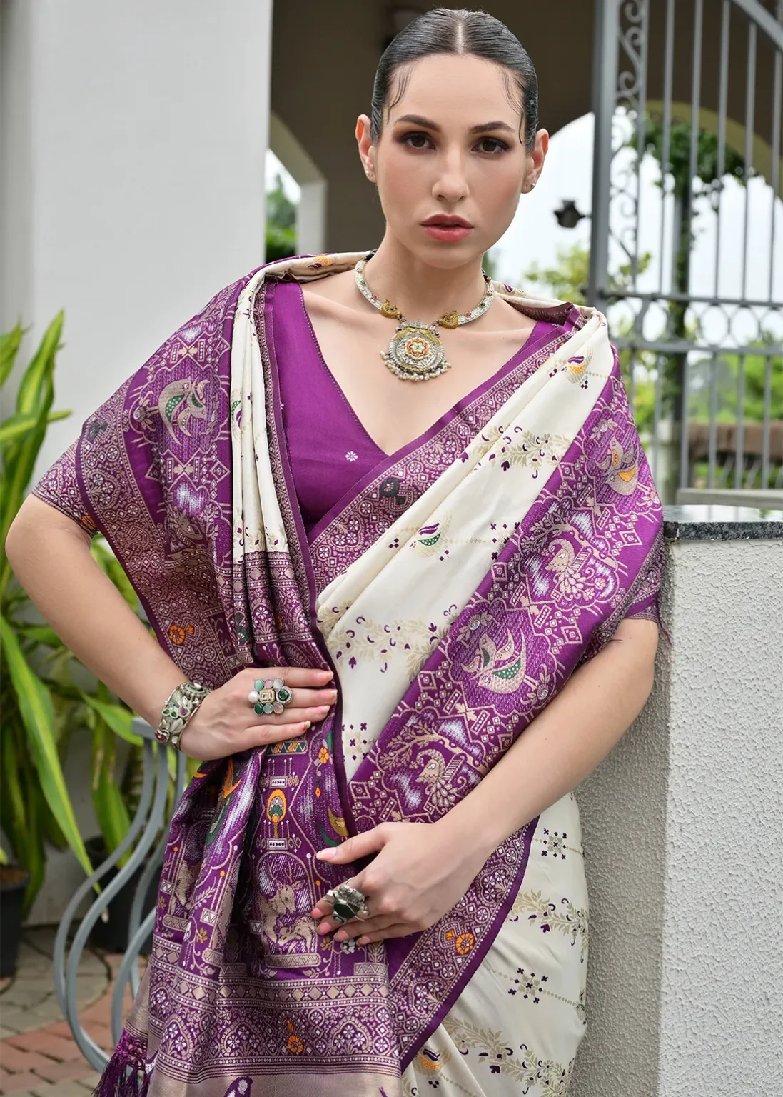 White &amp; Purple Pure Soft Banarasi Silk Patola Zari Woven Saree 