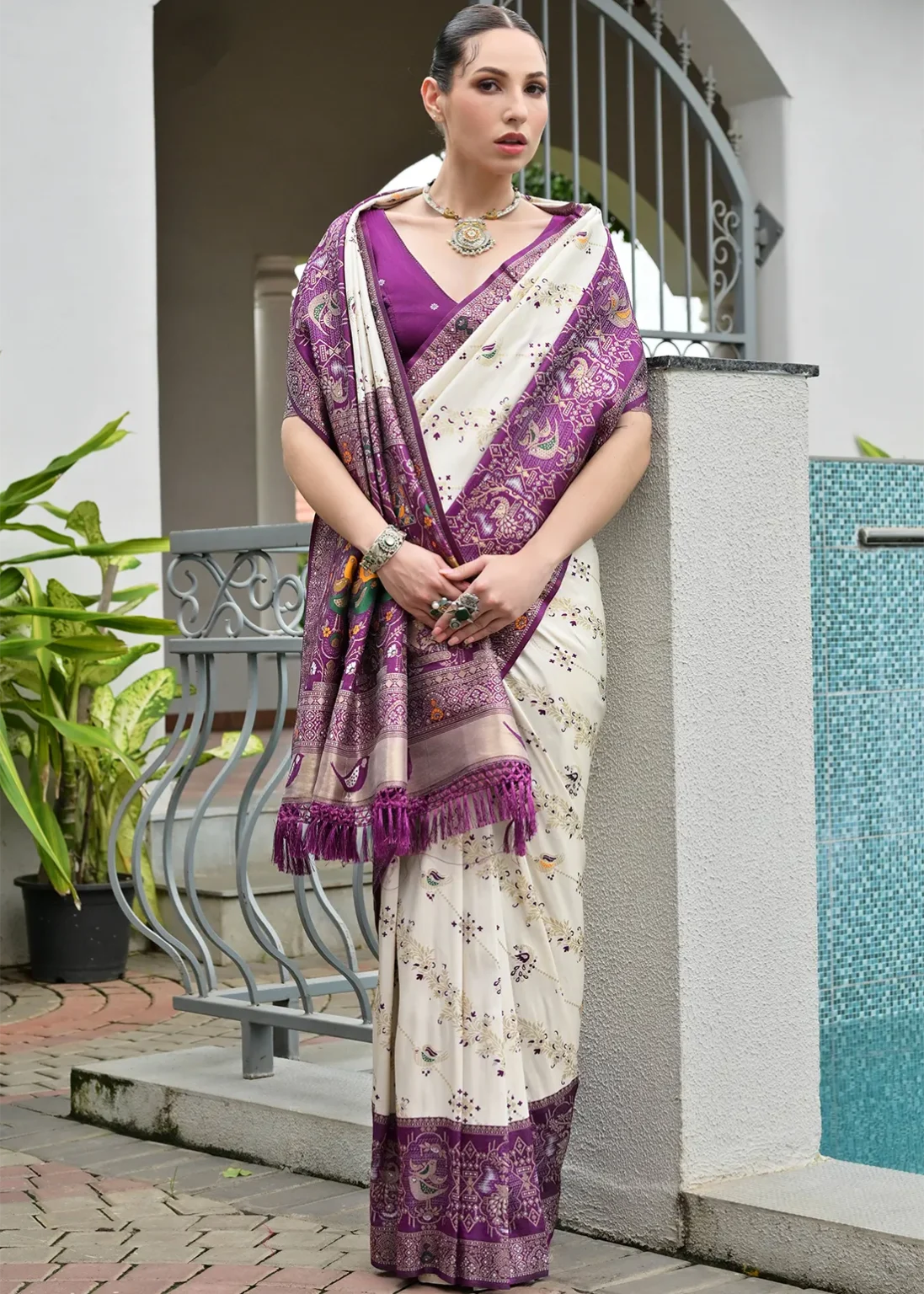 White &amp; Purple Pure Soft Banarasi Silk Patola Zari Woven Saree 