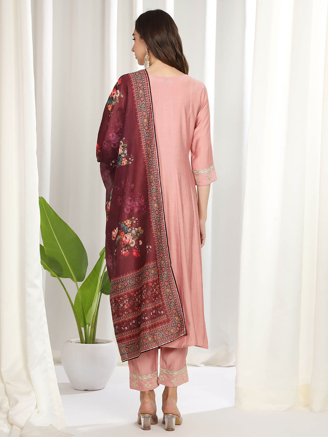 Beautiful Women Pink Silk Blend Kurta Set With Fancy Dupatta
